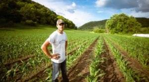 Uomo che attende rimborso 730 DS Agricola